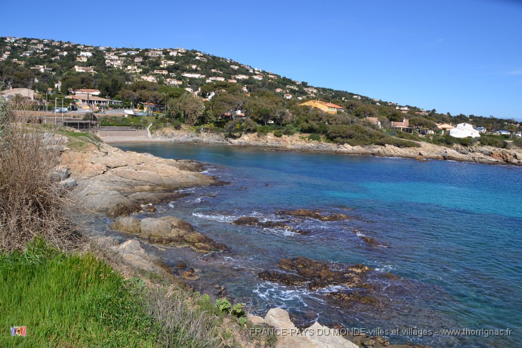 sortie San Peire vers Frejus bis 10.JPG - Crique après San Peïre en direction de Fréjus. 02 avril 2015.
